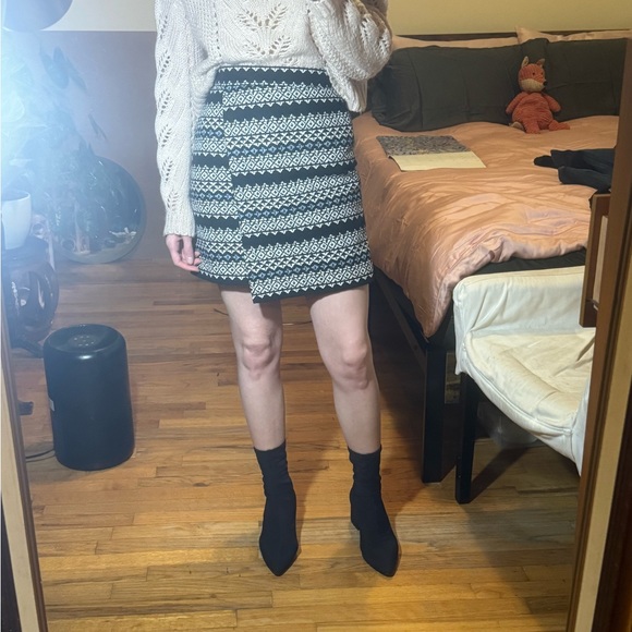 Geometric pattern skirt - Picture 4 of 4